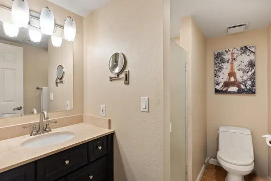 Old Town Lofts, Unit 2 — bathroom