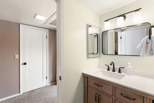 Old Town Lofts, Unit 3 — bathroom